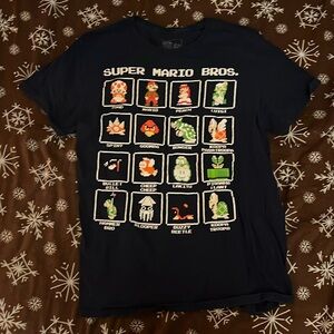 Super Mario Bros Tee Size M